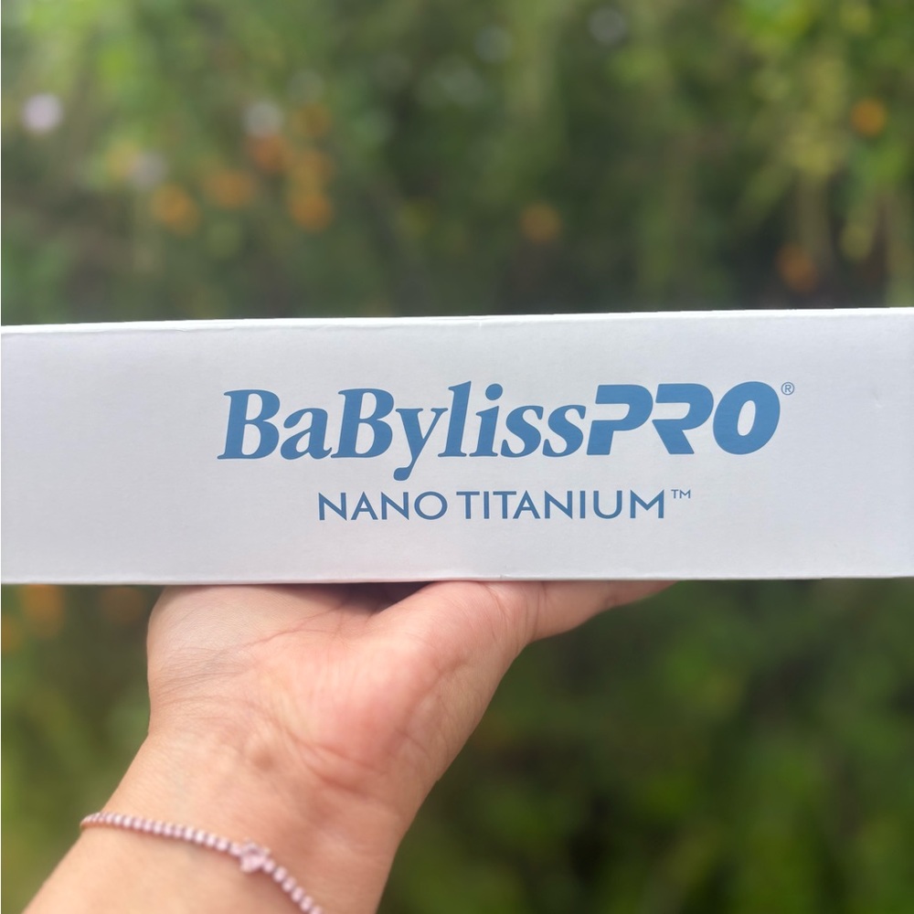 BaBylissPRO Nano Titanium Curling Iron in Silver and Blue
